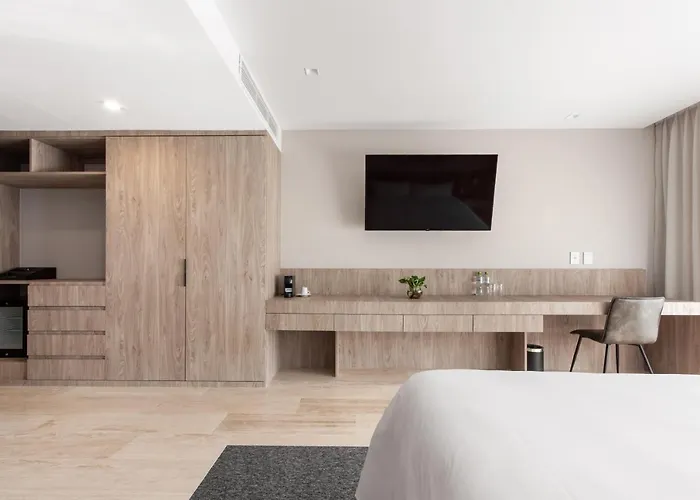 Elements By Marquis Hotel